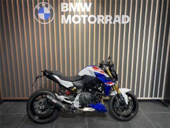 F 900 R
