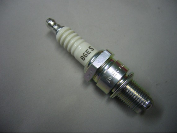 01010004, Zündkerze NGK B6ES LG