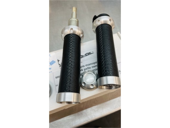 605826M0PN, Griffe Vespa 946 Aluminium/Leder