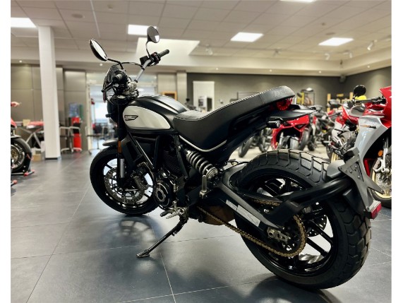 Ducati Scrambler 800 Icon Dark, 0006135