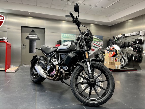 Ducati Scrambler 800 Icon Dark, 0006135