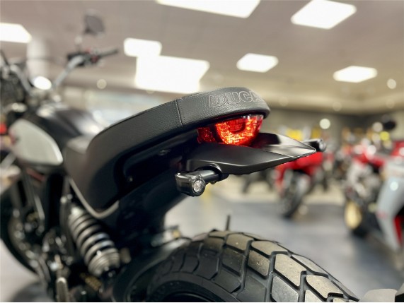 Ducati Scrambler 800 Icon Dark, 0006135