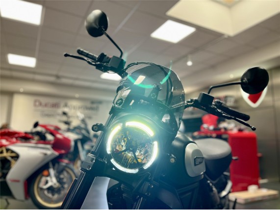 Ducati Scrambler 800 Icon Dark, 0006135