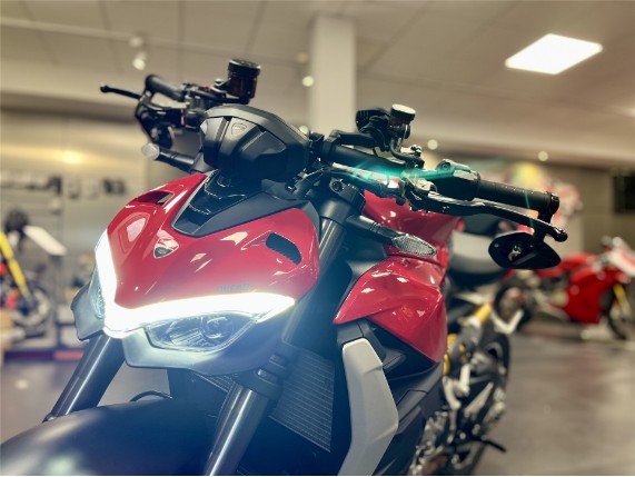 Ducati Streetfighter V2, 0007748