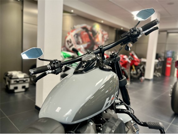 HARLEY DAVIDSON Fat Bob, 0008576