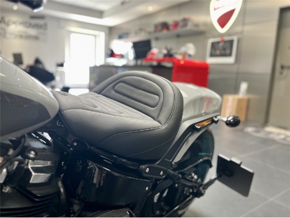 HARLEY DAVIDSON Fat Bob, 0008576