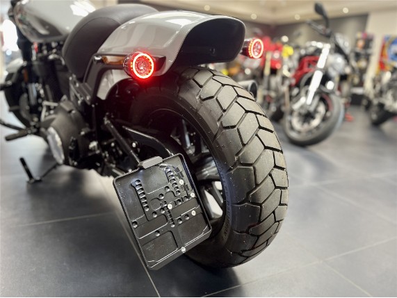 HARLEY DAVIDSON Fat Bob, 0008576