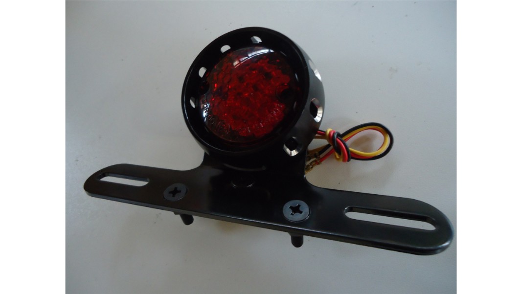 284334, LED-Rücklicht "CNC" mit Halter, rot