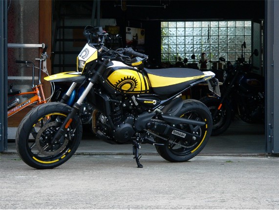 Royal Enfield Guerilla 450 TBT, 0002124