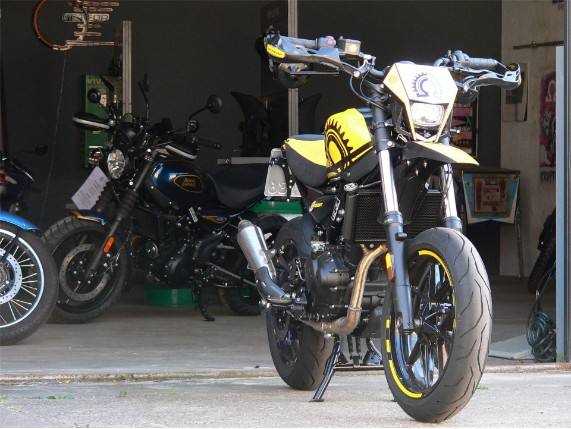 Royal Enfield Guerilla 450 TBT, 0002124
