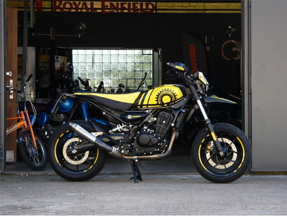 Royal Enfield Guerilla 450 TBT, 0002124