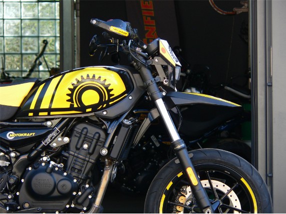 Royal Enfield Guerilla 450 TBT, 0002124