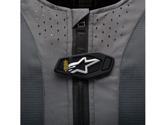 pho_pw_det_3pw19000750x_3sa210000100_protector_detail2__sall__awsg__v1